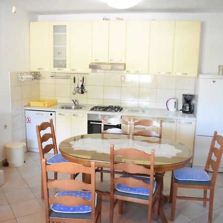 Apartment Martinic Pucisca Extérieur photo