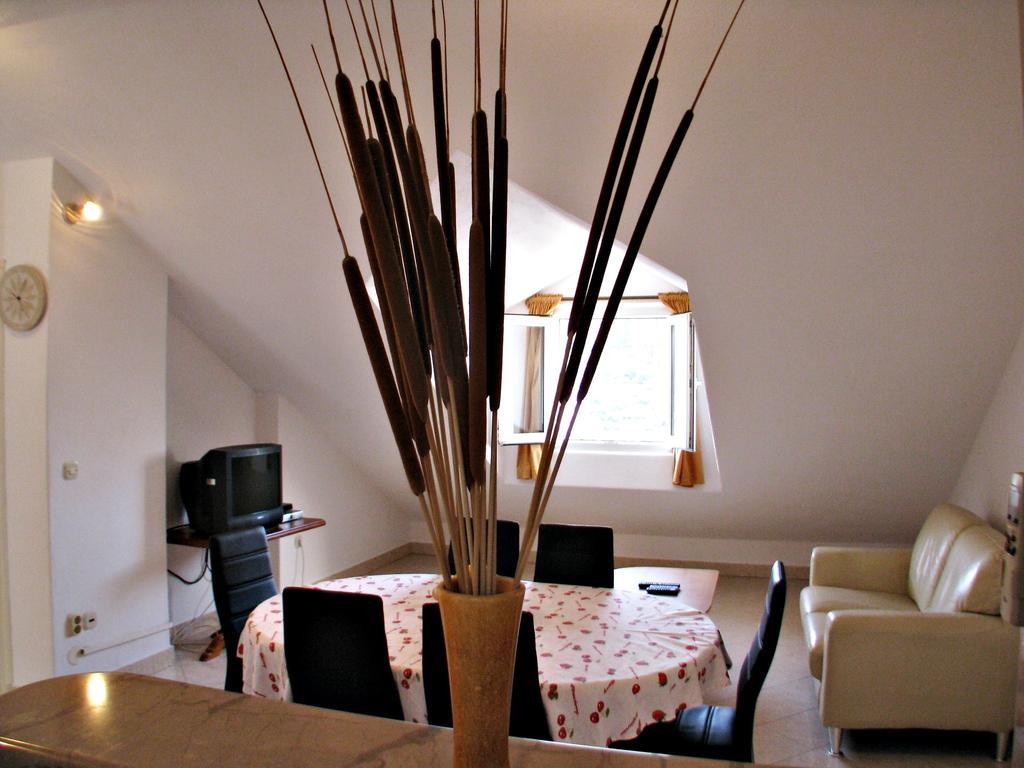 Apartment Martinic Pucisca Chambre photo
