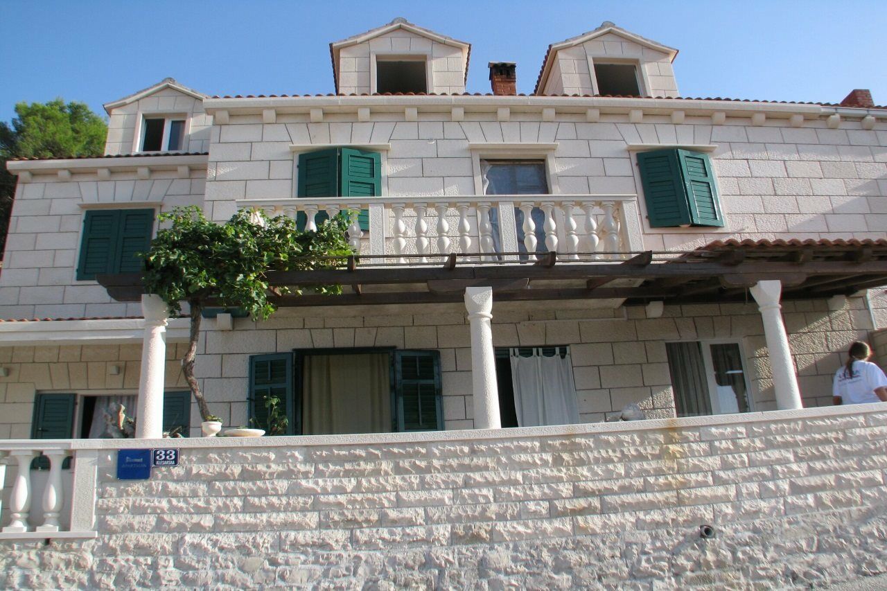 Apartment Martinic Pucisca Extérieur photo